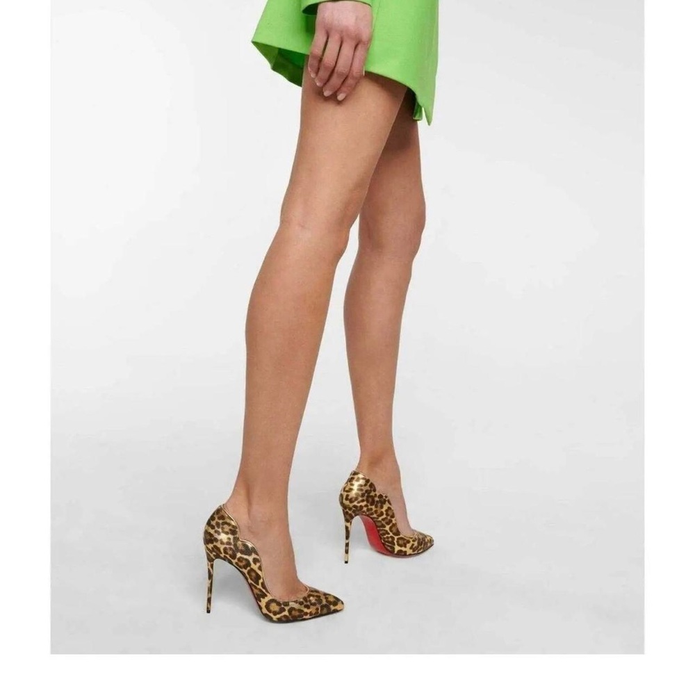 VINTAGE BRAND NEW LOUB HEELS